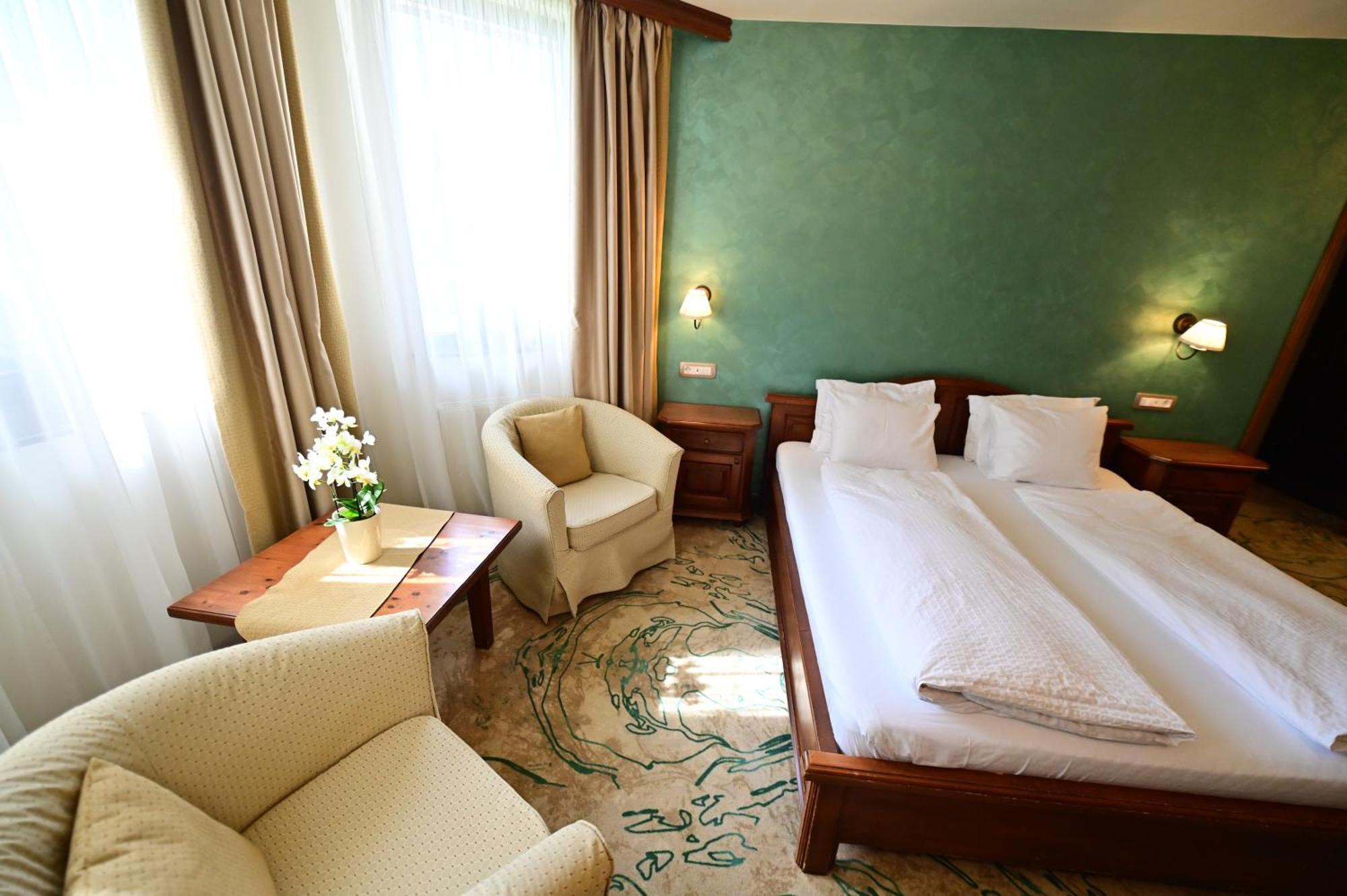Natura Family Resort Avrig Luaran gambar